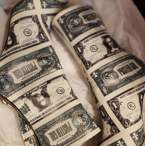 Poster Girl  Money Heels